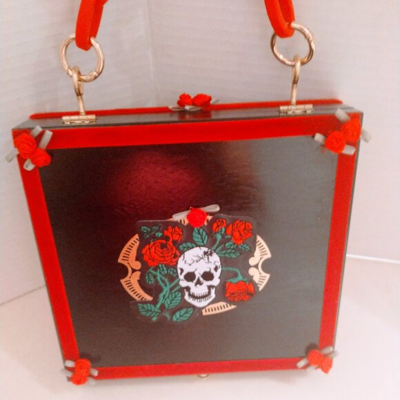 Suenos de Saundra Upcycled Collection, Black , AGANORSA Cigar Box, Purse - Picture 3 of 14